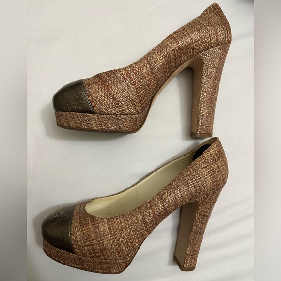 Authentic Chanel Heels Size 38 - Picture 2 of 4